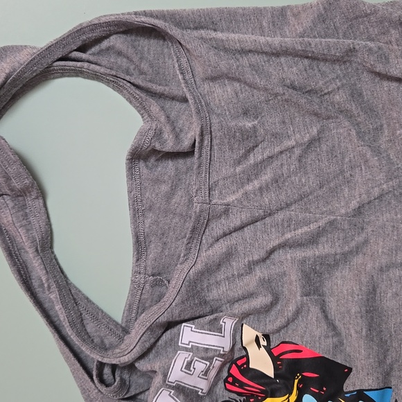 Marvel Women's graphic racerback tank top Medium - Picture 4 of 4